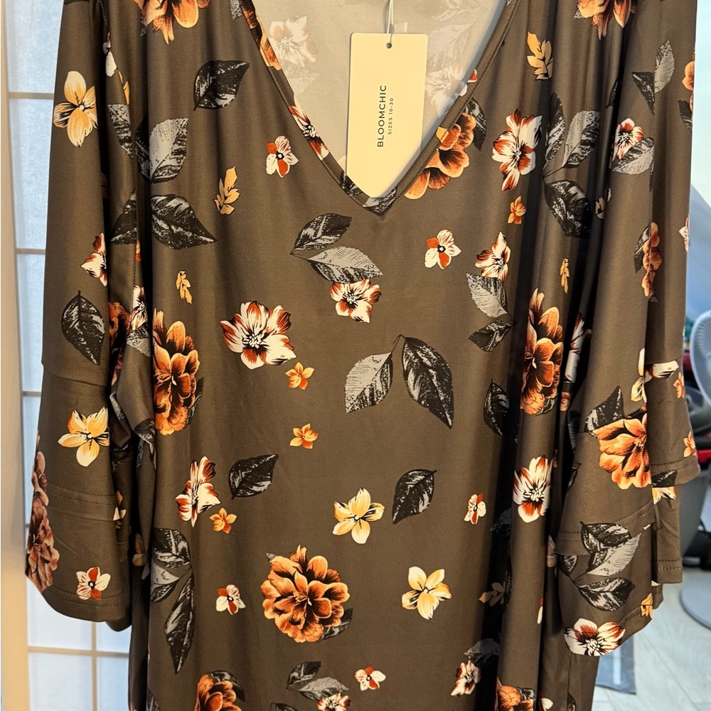BloomChic Olive Green and Cream/Rust Floral Top